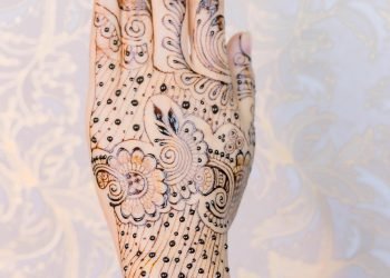 meenee-henna-4710058_1920